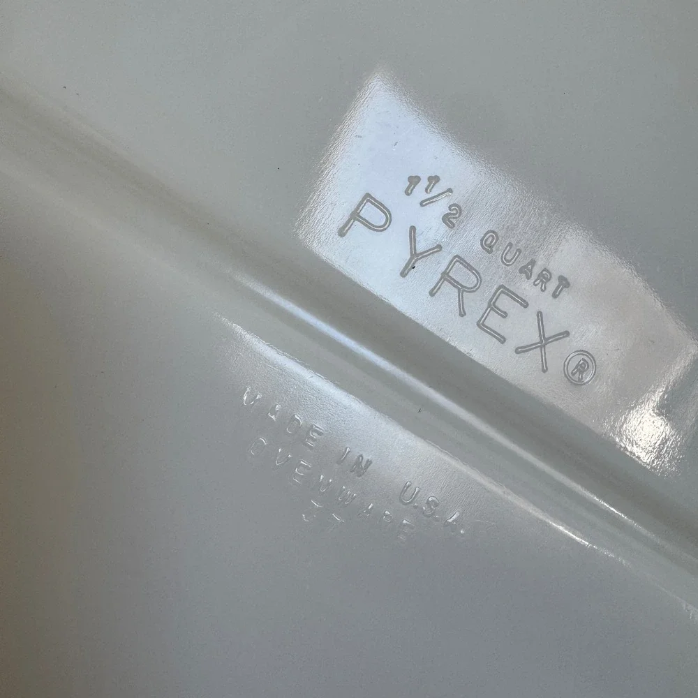 Pyrex‎ 1 1/2 Quart Divided Casserole Dish Town & Country Ovenware Vintage